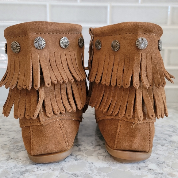 Women's Minnetonka Concho Moccasin Double Fringe Suede Side Zip Boots Sz: 8 - Picture 5 of 8